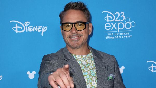 Robert Downey Jr Sang Legenda Disney