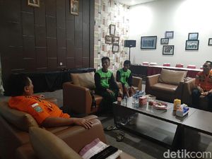 Cerita Dua Penumpang Selamat dari Kebakaran KM Santika Nusantara