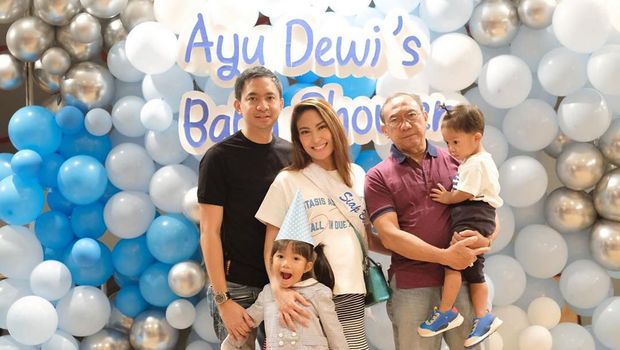 Rutin Yoga Jelang Melahirkan Seperti Ayu Dewi, Apa Manfaatnya?