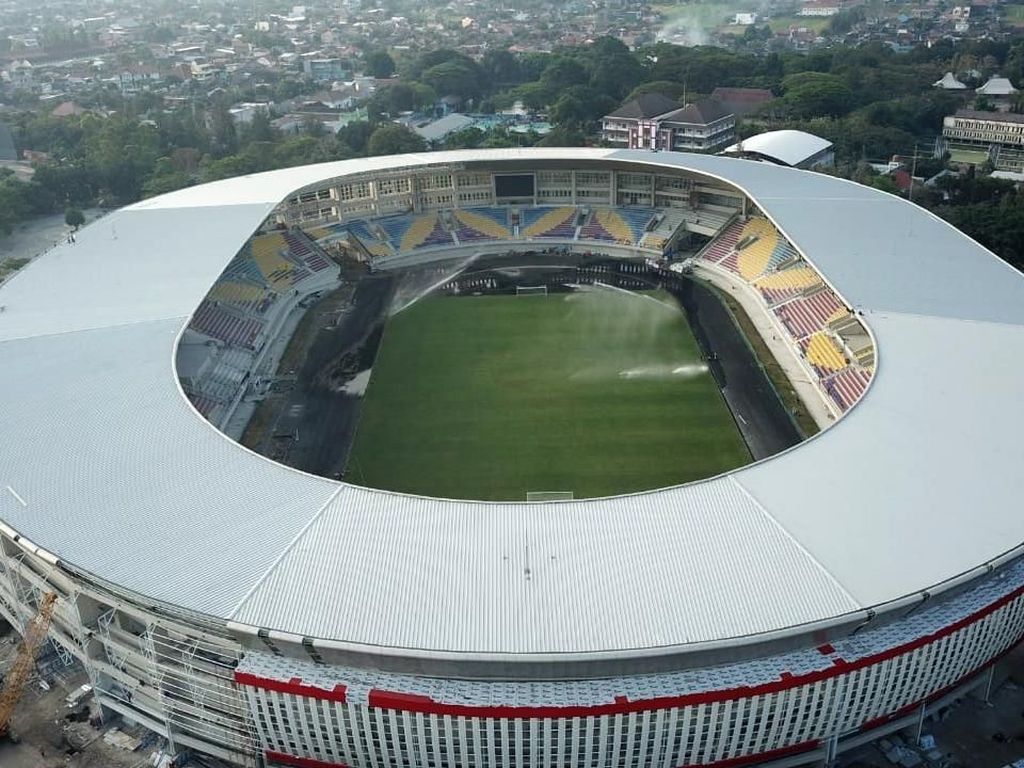 Jokowi Pamerkan Megahnya Stadion Manahan yang Baru