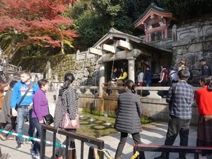 Kuil Kiyomizudera dan Air Mancur Pembawa Keberuntungan