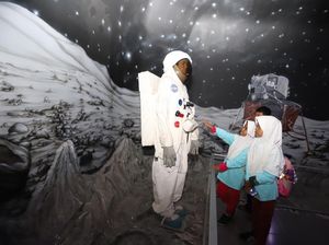 Serunya Jelajah Luar Angkasa di Taman Mini