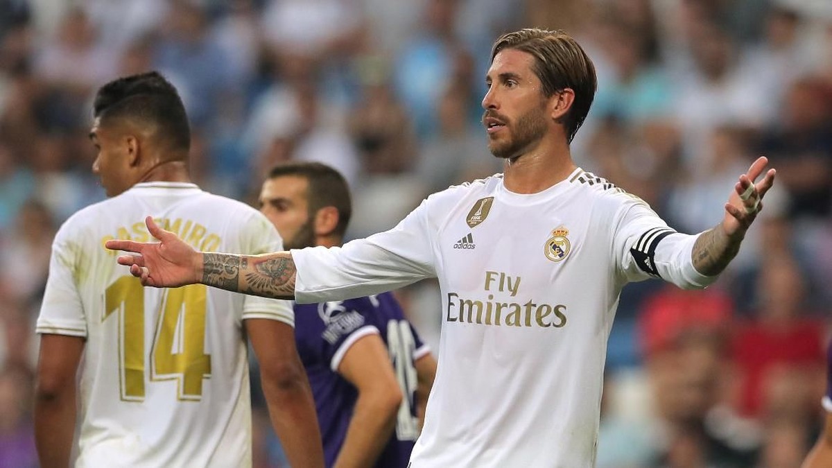Pertahanan Real Madrid dinilai tak bekerja sebagai satu unit. (Foto: Juan Medina/Reuters)