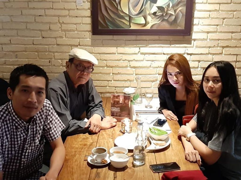 Kisah Aura Kasih Maafkan Yan Widjaya soal Kicauan Pabrik Susu Kisah Aura Kasih Maafkan Yan Widjaya soal Kicauan Pabrik Susu