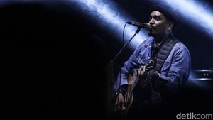 Penampilan Glenn Fredly Usai Menikah dengan Mutia Ayu