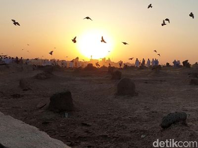 Ziarah ke Baqi Ketika Matahari Sejengkal Jari