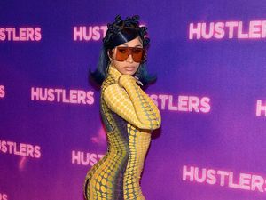 5 Momen Cardi B Tak Pakai Makeup, Wajahnya Tak Lagi Dikenali 5 Momen Cardi B Tak Pakai Makeup, Wajahnya Tak Lagi Dikenali