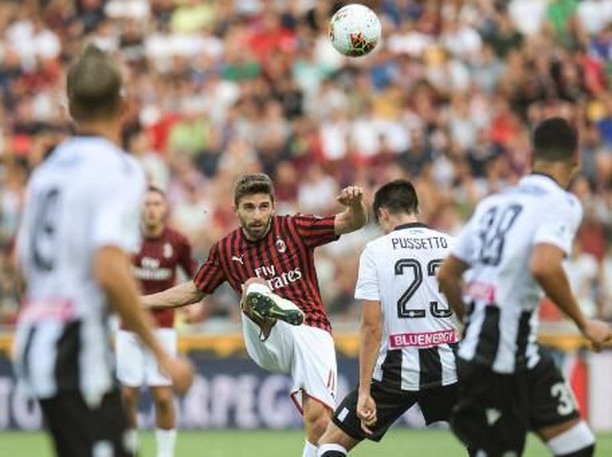 Fabio Borini saat AC Milan ditaklukkan Udinese 0-1 di pekan pertama Liga Italia. (Foto: Miguel Medina/AFP)