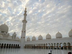 Berkunjung ke Masjid Termegah di Dunia