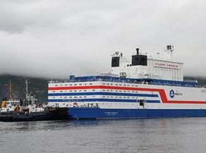 PLTN Terapung Pertama Rusia Berlayar Melintasi Kutub Utara