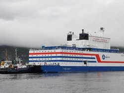 PLTN Terapung Pertama Rusia Berlayar Melintasi Kutub Utara