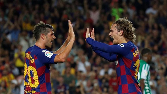 Barcelona kalahkan Real Betis 5-2 berkat sepasang gol Antoine Griezmann (Albert Gea/REUTERS)