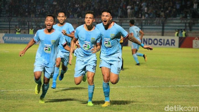 Persela Lamongan menang telak 6-1 atas Tira Persikabo. (Foto: Eko Sudjarwo/detikSport) Persela Lamongan menang telak 6-1 atas Tira Persikabo. (Foto: Eko Sudjarwo/detikSport)