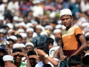 Peringati 2 Tahun di Kamp Bangladesh, Pengungsi Rohingya Gelar Aksi Demo