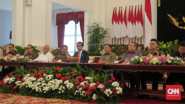 Presiden Joko Widodo memberikan keterangan pers terkait rencana pemindahan Ibu Kota Negara di Istana Negara, Jakarta, Senin (26/8/2019).