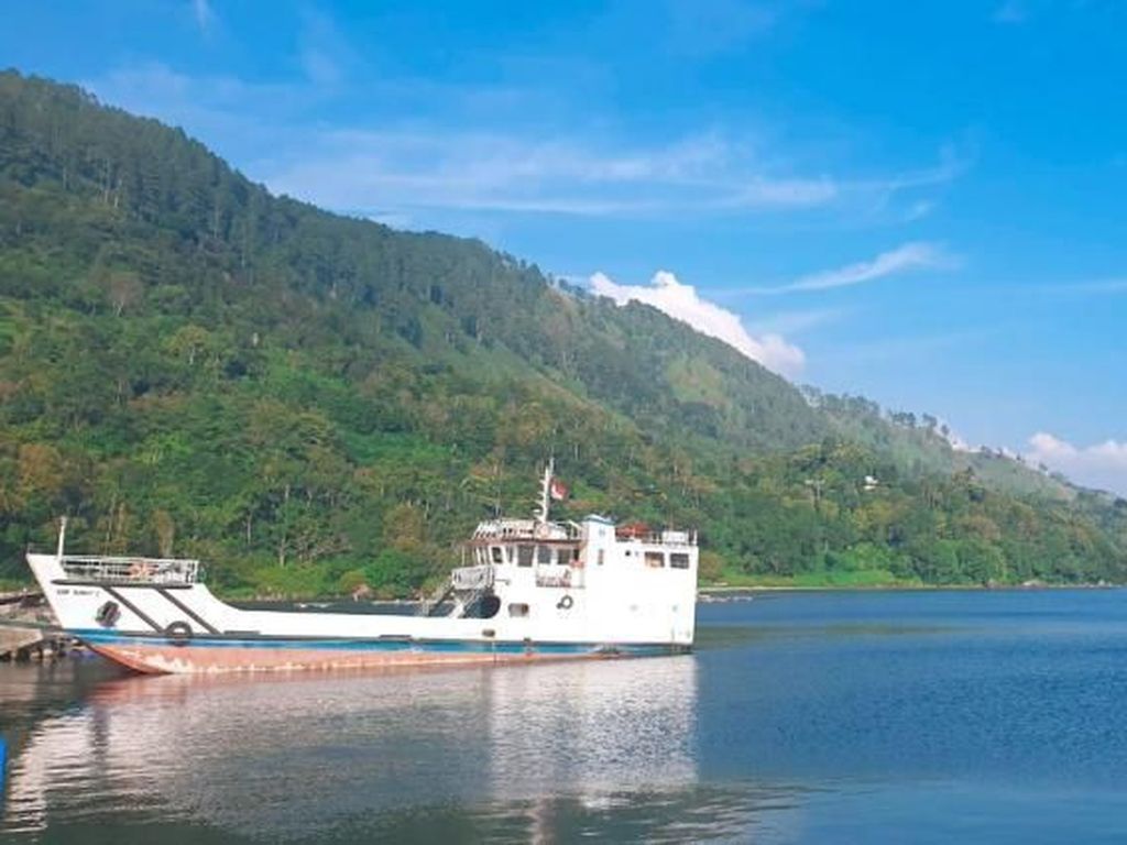 Upgrade Bandara Dekat Danau Toba Telan Rp 70 Miliar Upgrade Bandara Dekat Danau Toba Telan Rp 70 Miliar