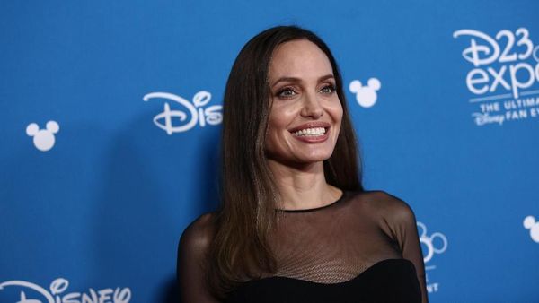 Ayu Ting Ting, Cardi B, Nia Anggia, Ryan Reynold hingga Angelina Jolie