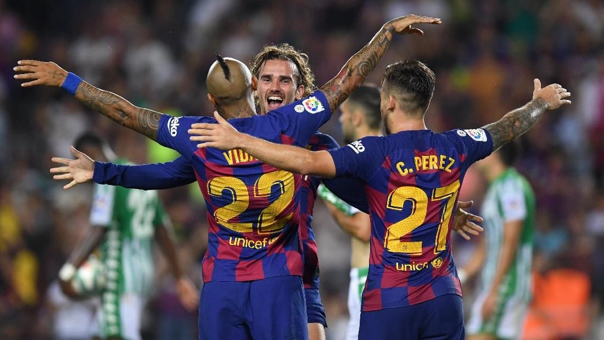 Barcelona menang 5-2 atas Real Betis di pekan kedua Liga Spanyol (Foto: Alex Caparros/Getty Images)