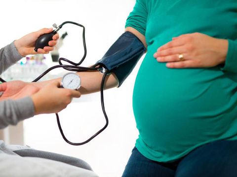Bisakah Melahirkan Normal jika Ibu Hamil Mengidap Hipertensi?