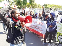 Mahasiswa Asal Papua Gelar Aksi di Monumen Mandala Makassar