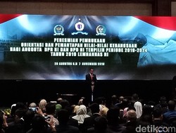 Jokowi Beri Wejangan Kerja Cepat ke Anggota Baru DPD-DPR RI