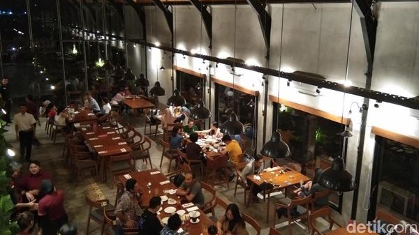 Foto: Restoran Hits di Karanganyar