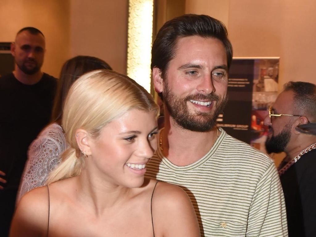 Sofia Richie Ultah, Dapat Mobil James Bond Rp 2,8 M dari Scott Disick Sofia Richie Ultah, Dapat Mobil James Bond Rp 2,8 M dari Scott Disick