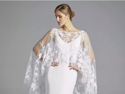 Pakai Gaun Renda Putih di Pernikahan Sepupu, Wanita Ini Kena Hujat Netizen