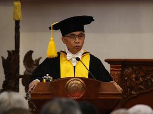 Jadi Guru Besar, Bos OJK Bicara Pesatnya Perkembangan Fintech Jadi Guru Besar, Bos OJK Bicara Pesatnya Perkembangan Fintech