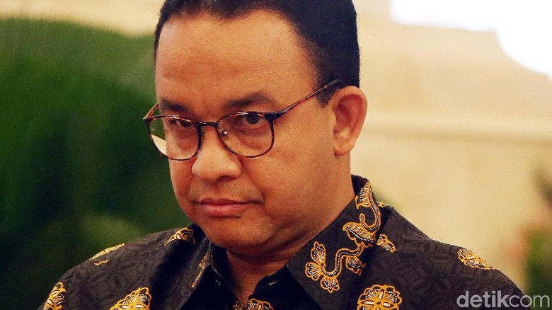 Anies Ingin Buat Trotoar Jakarta Multifungsi