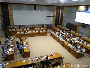 Komisi VIII DPR Rapat dengan FKPP Bahas RUU Pesantren Komisi VIII DPR Rapat dengan FKPP Bahas RUU Pesantren