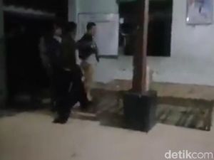 Cerita Polisi dan Bidan Desa yang Digerebek Saat Berduaan Lalu Diarak Cerita Polisi dan Bidan Desa yang Digerebek Saat Berduaan Lalu Diarak