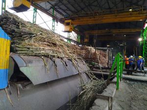 Indonesia-Laos Jajaki Kerja Sama Bisnis Rp 28 Triliun Indonesia-Laos Jajaki Kerja Sama Bisnis Rp 28 Triliun