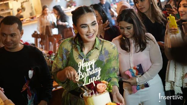Luna Maya ulang tahun