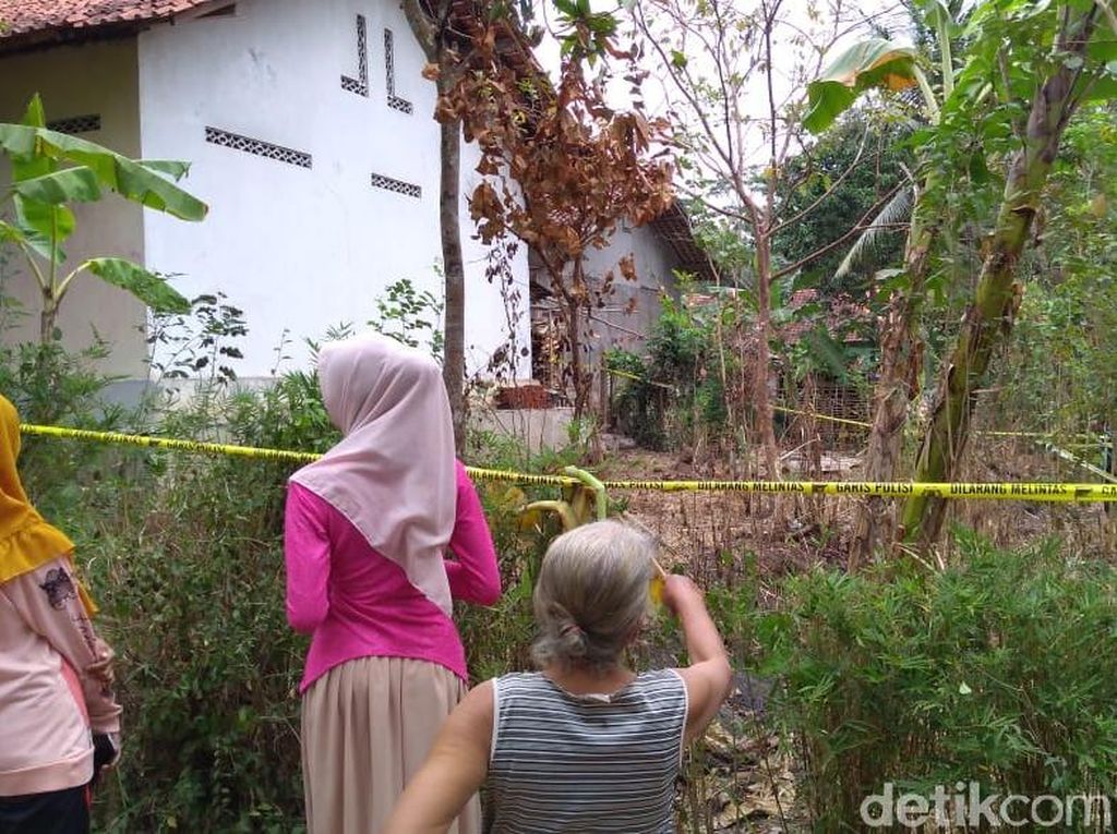 Melacak 4 Kerangka Manusia Bertumpuk di Kubangan Lumpur Banyumas Melacak 4 Kerangka Manusia Bertumpuk di Kubangan Lumpur Banyumas