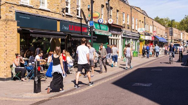 7 Lokasi Taylor Swift Kencan dalam Lagu 'London Boy'