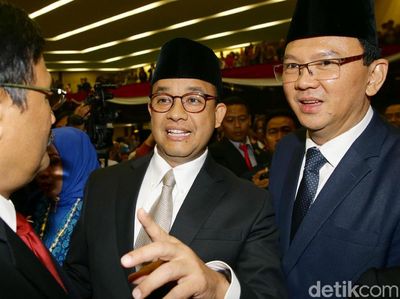 Momen Anies-Ahok-Djarot Saling Sapa di Pelantikan DPRD DKI
