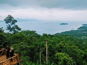Menikmati Keindahan Pesisir Lampung dari Ketinggian