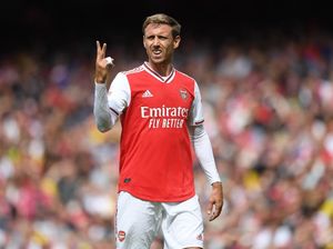 Nacho Monreal Menuju Real Sociedad
