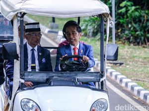Jokowi Ajak Raja Malaysia Keliling Kebun Raya Bogor