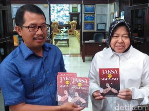 Kisah Perjuangan Risma Merebut Kembali Aset YKP Dituangkan dalam Buku