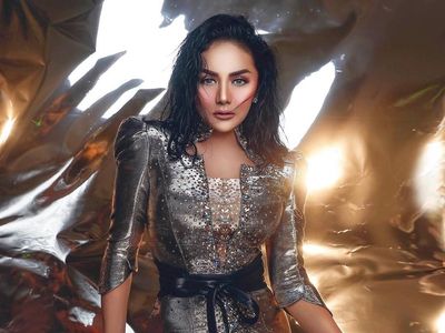 Foto: Deretan Gaya Cetar Krisdayanti, Cantik Berkilau Tapi Dinyinyirin Netizen