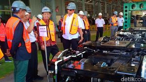 Laos Jajaki Beli Kereta Made in Madiun