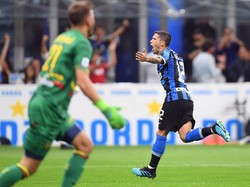 Inter menambah keunggulan menjadi 2-0 lewat Stefano Sensi di menit ke-24. Reuters/Daniele Mascolo.