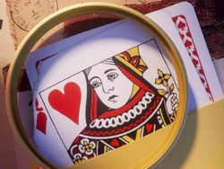 Misteri Ponsel Baru Realme Lewat Kartu Remi Gambar Ratu Hati