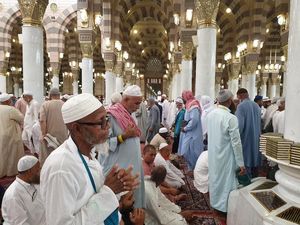 Ini Amalan Paling Afdol Selama di Kota Nabi