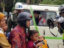 Bebegig Hantui Pengendara-Penumpang Motor Tak Pakai Helm di Banjar