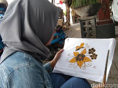 Foto: Serunya Membuat Batik di Solo