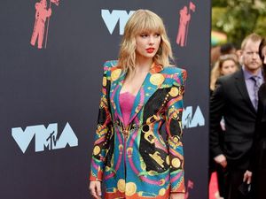 Kalahkan Beyonce, Taylor Swift Jadi Musisi Perempuan Dengan Bayaran Tertinggi Kalahkan Beyonce, Taylor Swift Jadi Musisi Perempuan Dengan Bayaran Tertinggi