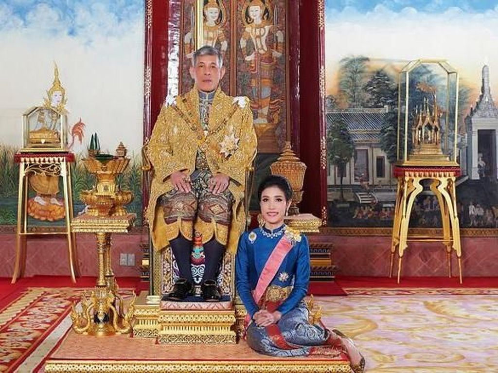 Foto Intim Selir Raja Thailand Bocor, Pelaku Diduga Orang Istana? Foto Intim Selir Raja Thailand Bocor, Pelaku Diduga Orang Istana?